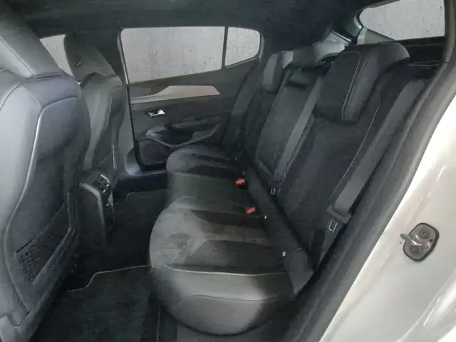 Peugeot 408 view 8