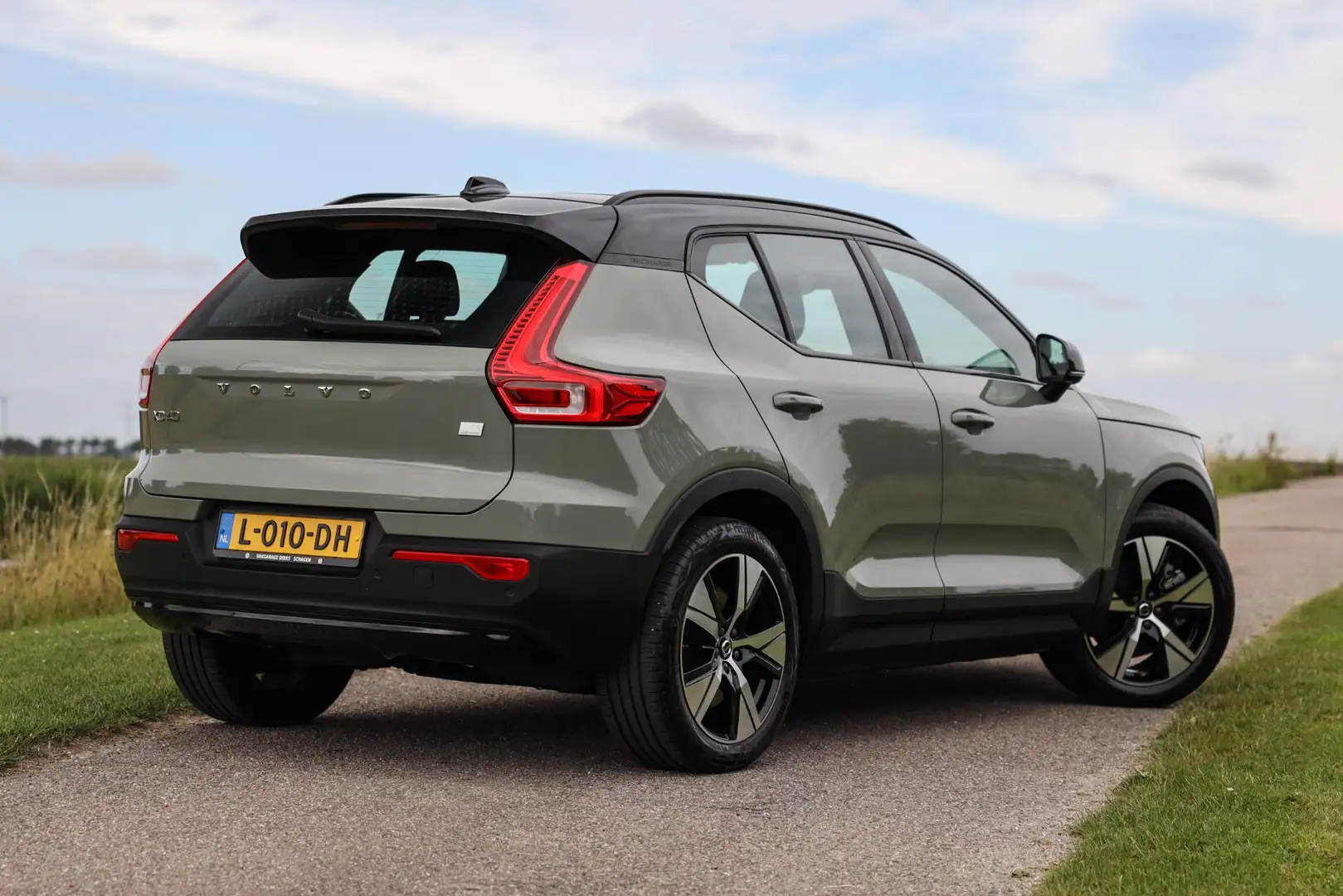 Volvo XC40 Recharge P8 AWD R-Design ✅ Pano ✅ 360CAM ✅ H/K Groen - 2