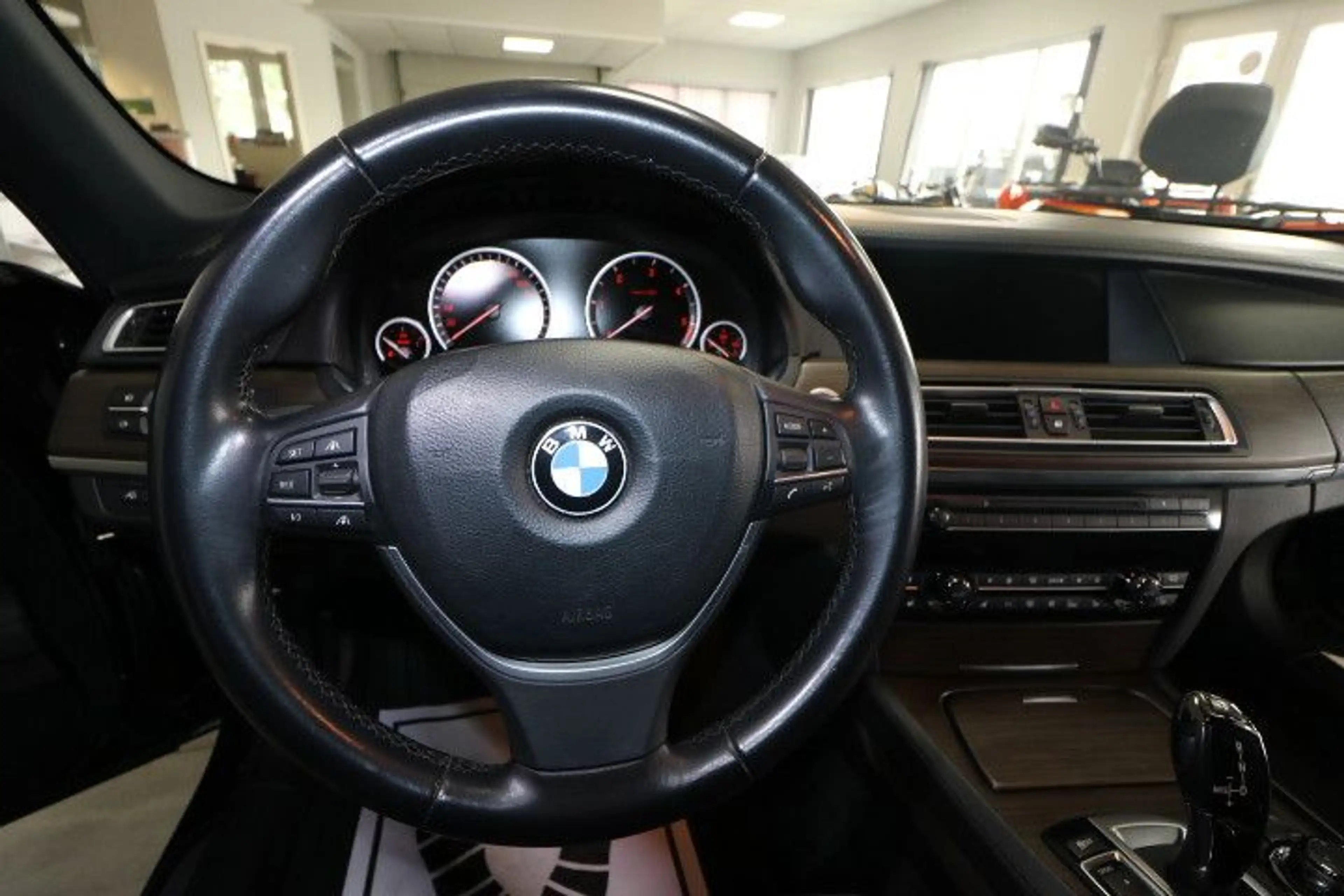 BMW 740 d xDrive Rückfahrkamera — photo 14