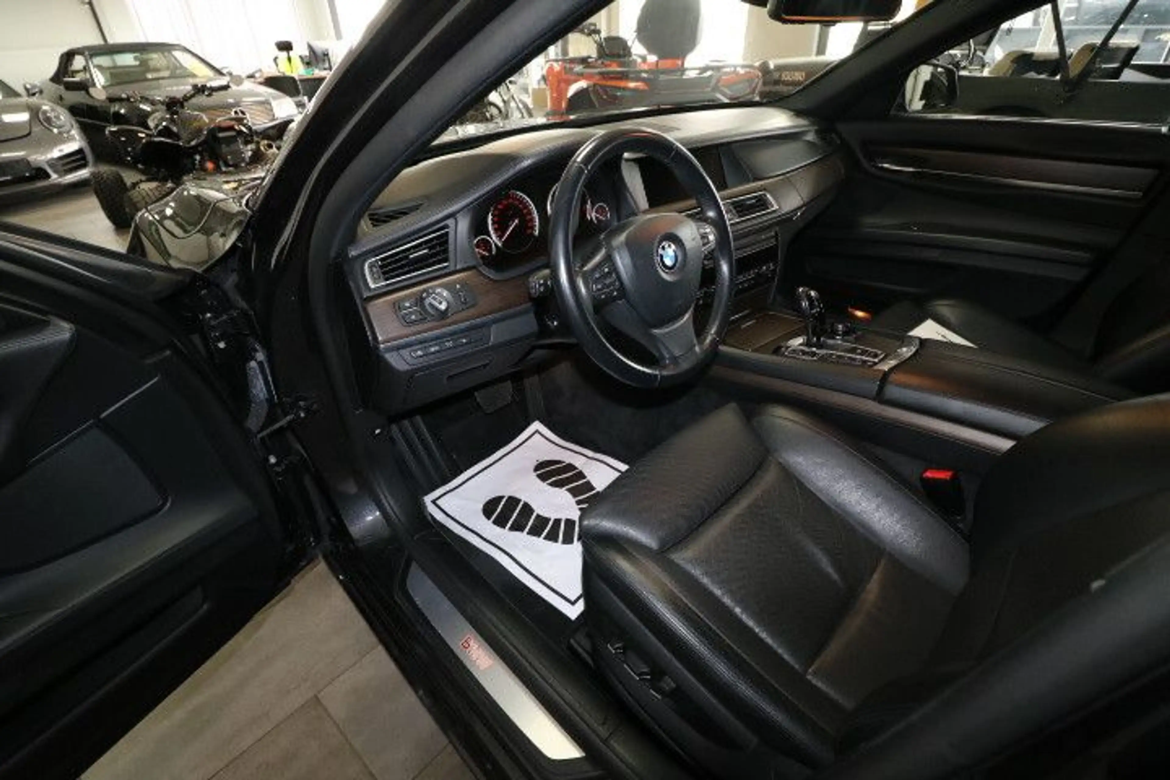 BMW 740 d xDrive Rückfahrkamera — photo 9