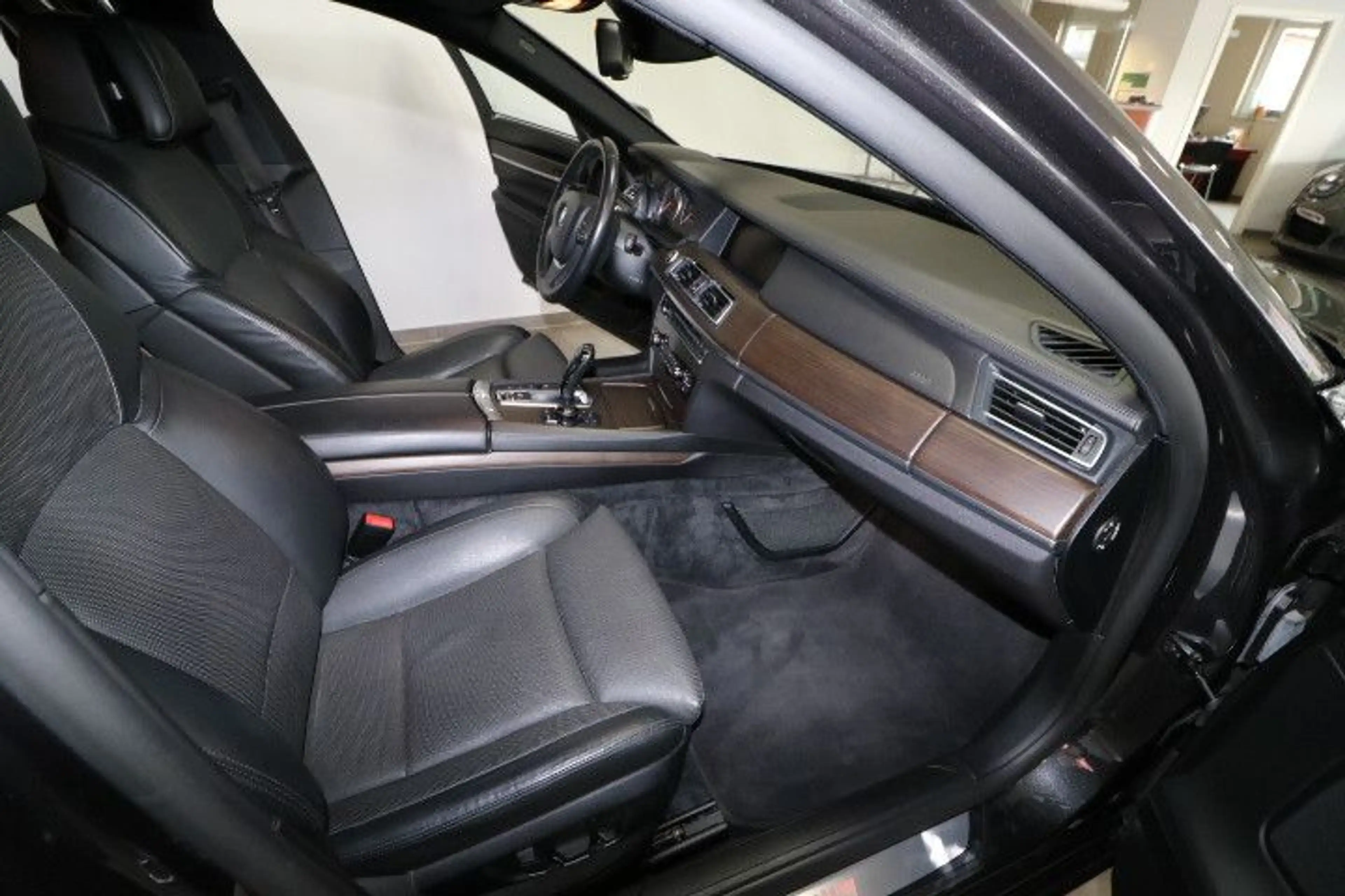 BMW 740 d xDrive Rückfahrkamera — photo 11