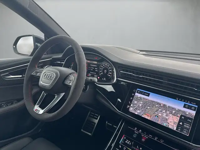 Audi RS Q8 view 7