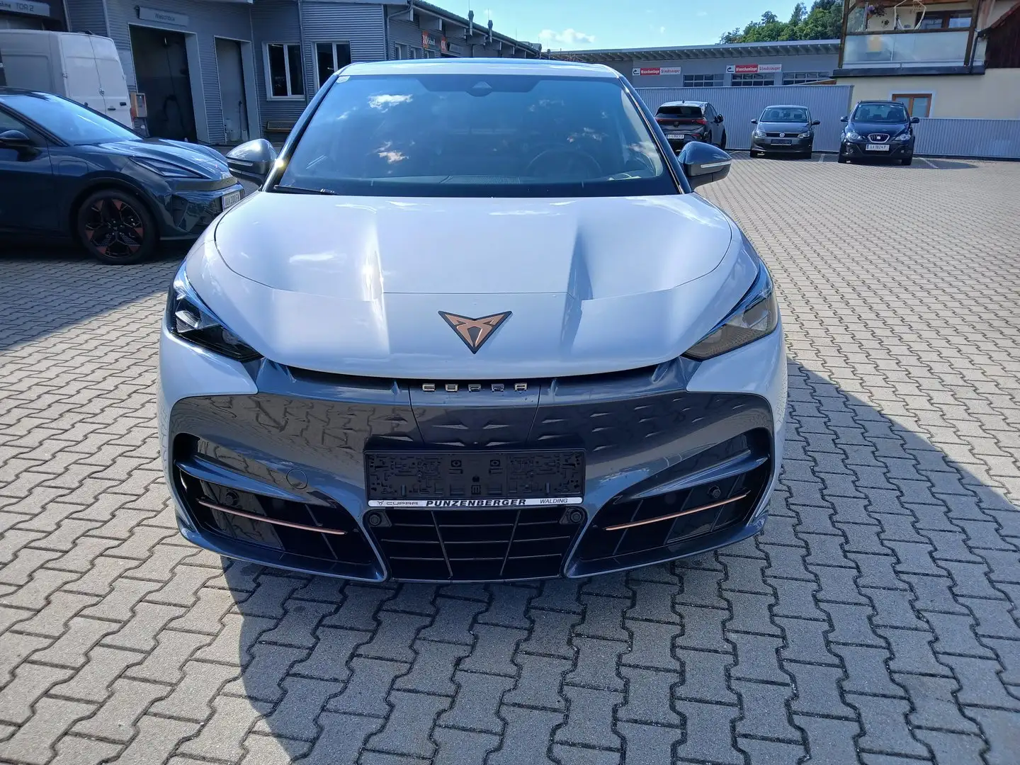 CUPRA Tavascan VZ Extreme 4Drive 250kW/340PS Silber - 2
