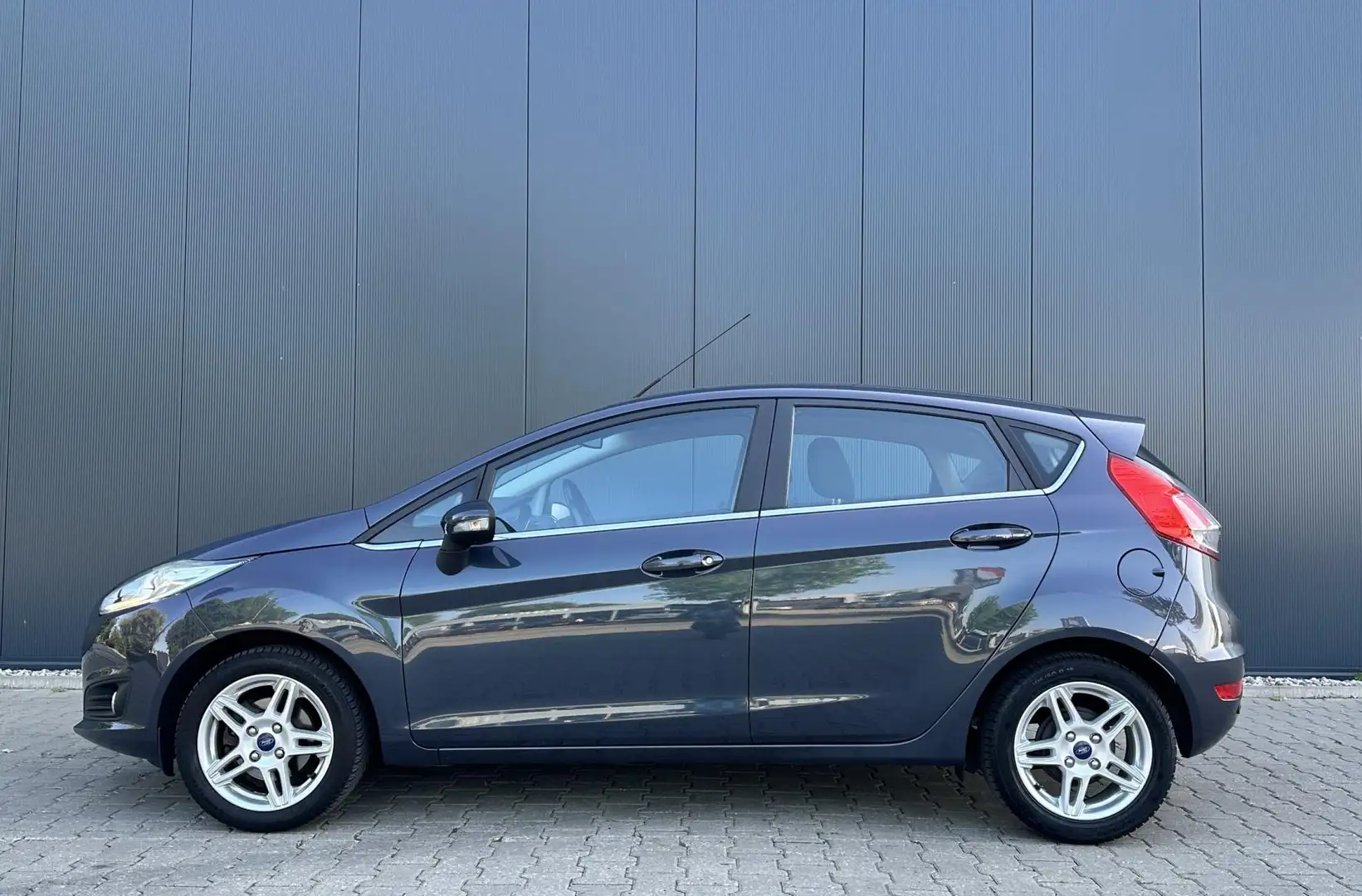 Ford Fiesta 1.0 EcoBoost Titanium 101PK Cruise Control Grijs - 2