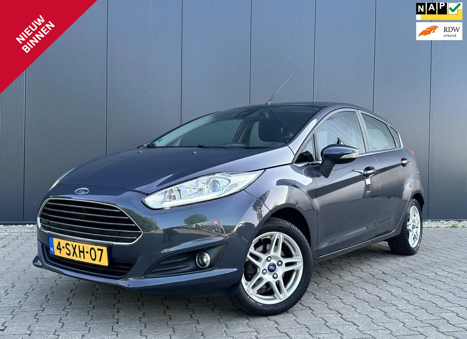 Ford Fiesta 1.0 EcoBoost Titanium 101PK Cruise Control Grijs - 1
