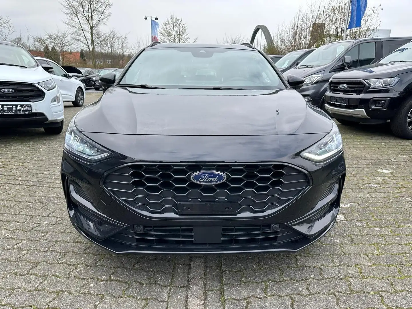 Ford Focus ST-Line X Autom. Navi/Kamera/Winterpaket Schwarz - 2