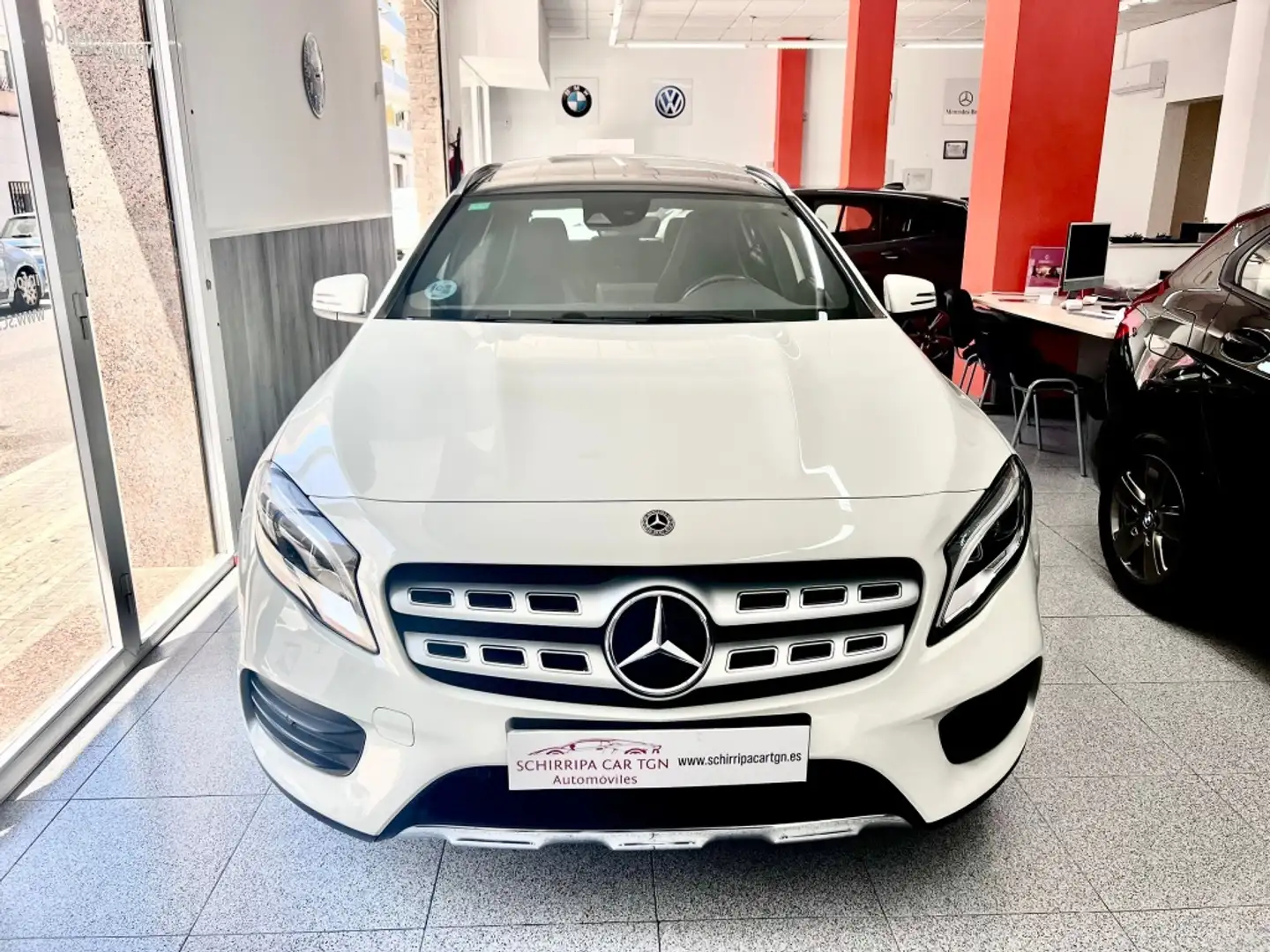 Mercedes-Benz GLA 200 200d AMG Line 7G-DCT Wit - 2