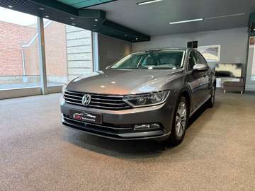 2.0TDi Highline DSG * Compteur digital * Semi-Cuir * Navi * Clim auto