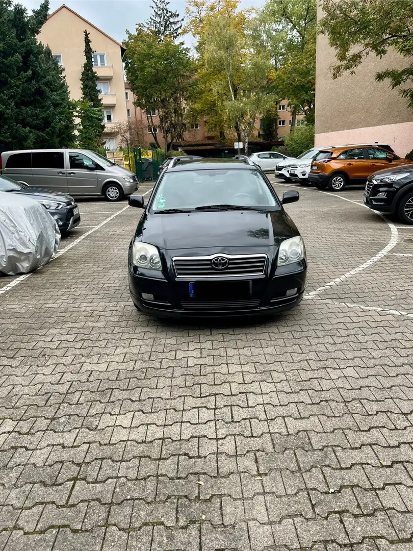 Toyota Avensis 1.8 Sol Schwarz - 1