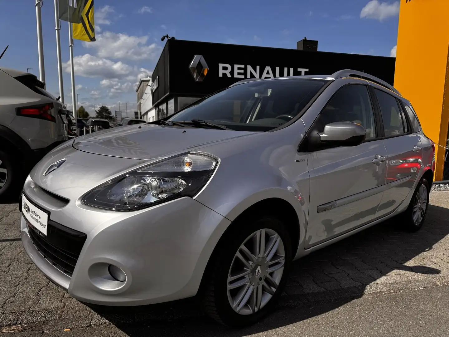 Renault Clio Grandtour Night&Day TCe 100 Grau - 2