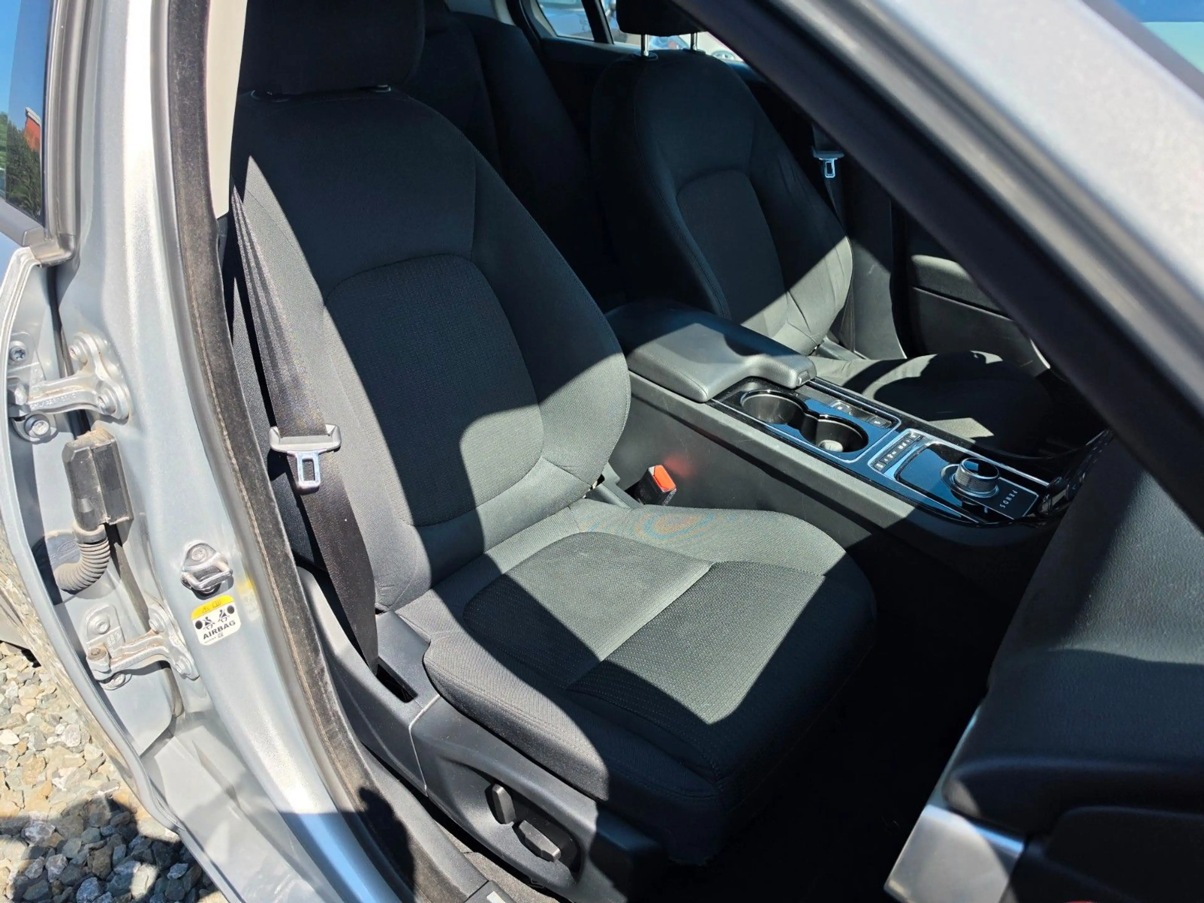 Jaguar XE Pure Automatik Navi Tempomat — photo 10