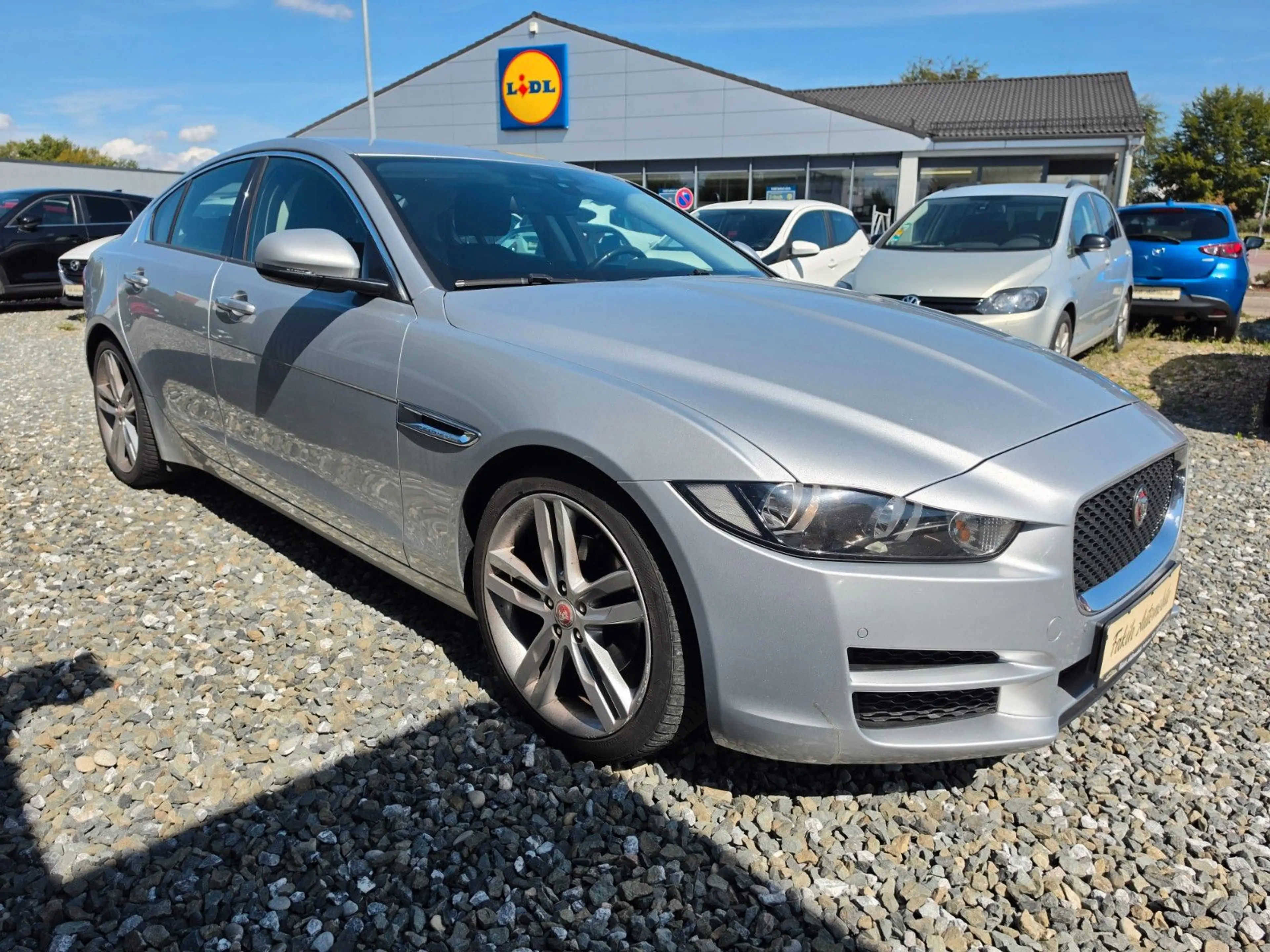Jaguar XE Pure Automatik Navi Tempomat — photo 3