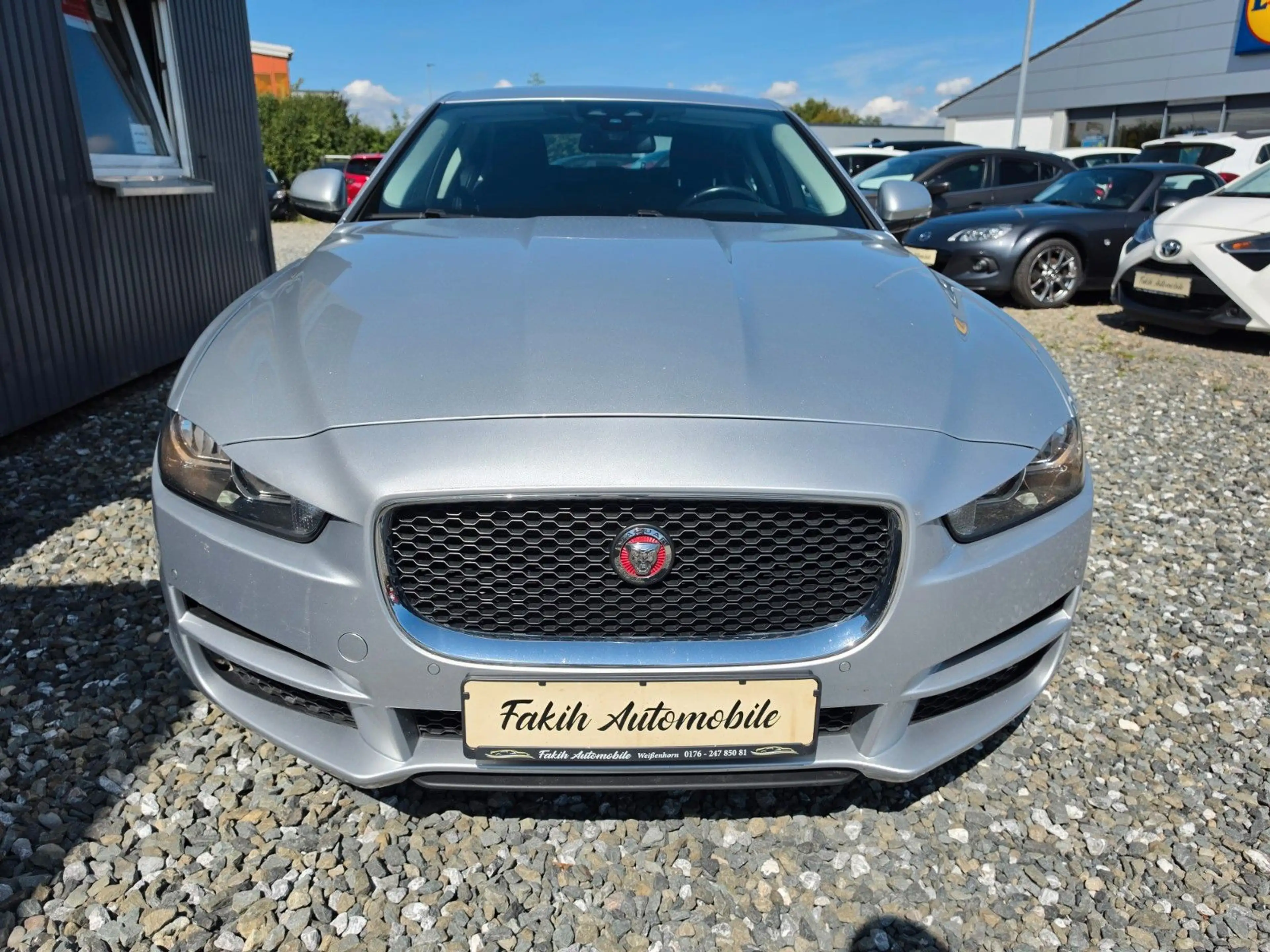 Jaguar XE Pure Automatik Navi Tempomat — photo 2