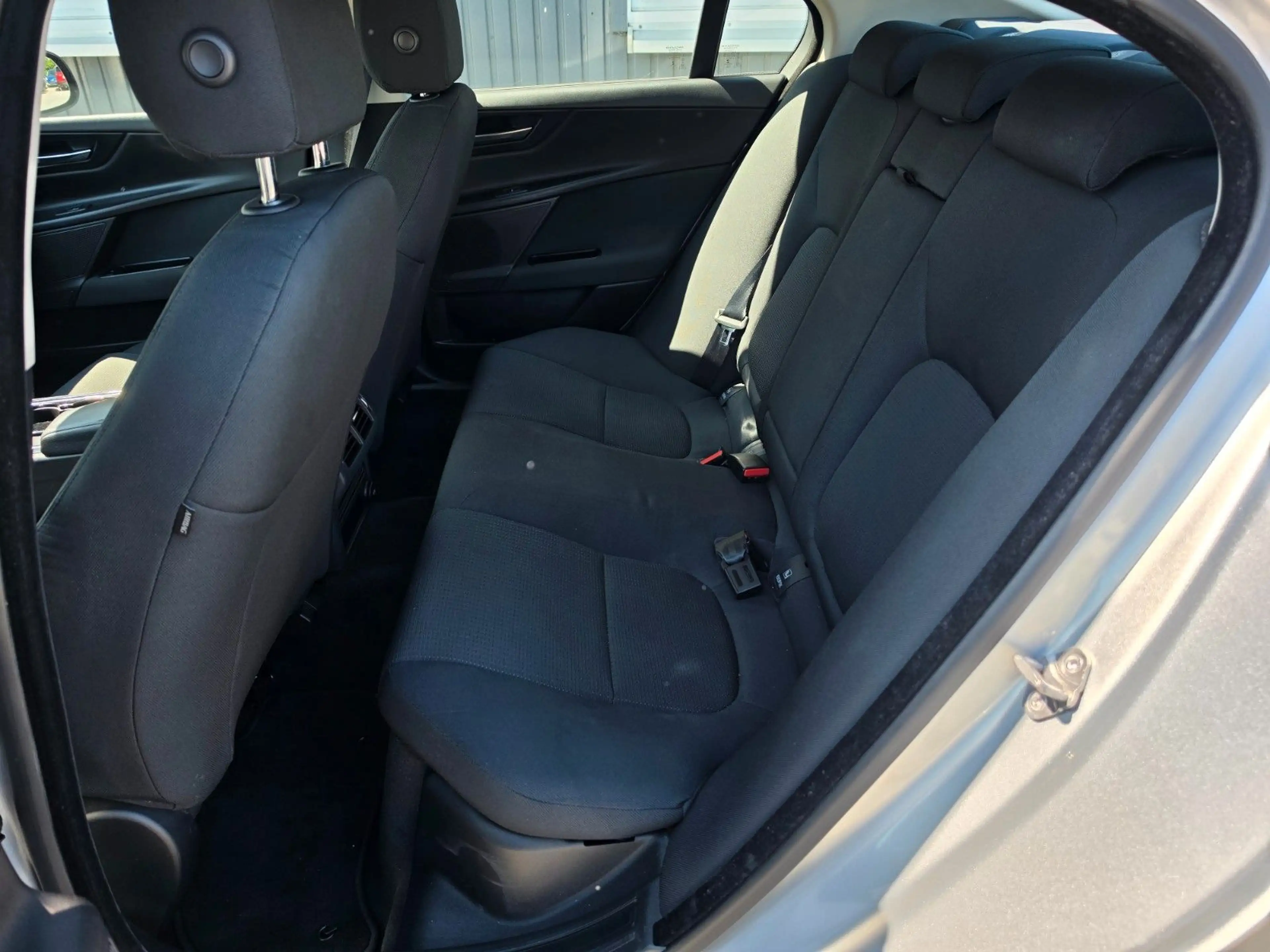Jaguar XE Pure Automatik Navi Tempomat — photo 13