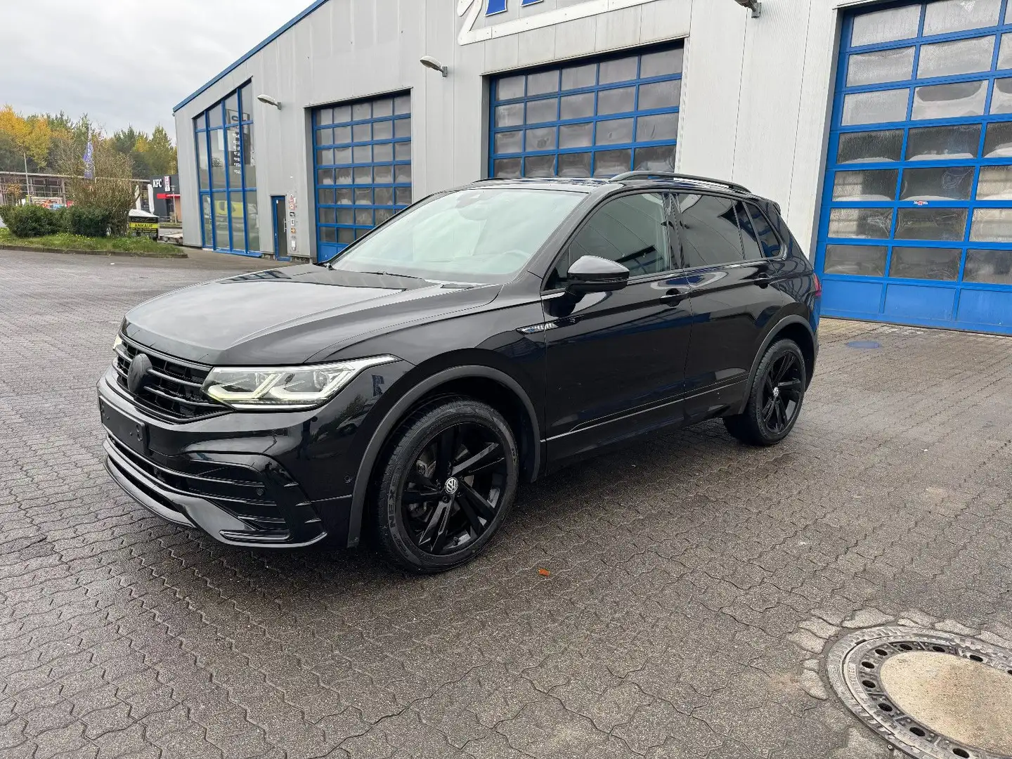 Volkswagen Tiguan R-Line 4Motion - VOLL - Noir - 1