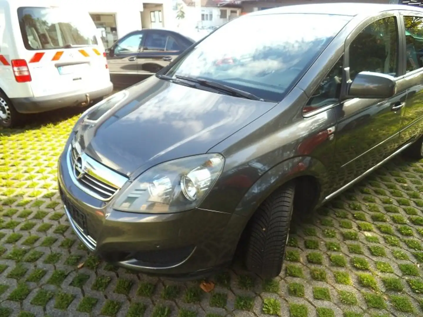 Opel Zafira 2.2 Automatik Behindertgerecht Silber - 1