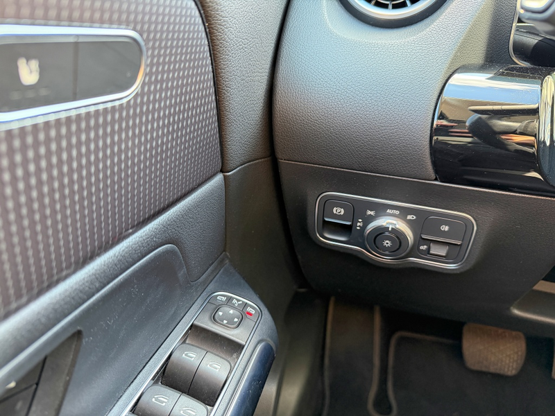 Mercedes-Benz GLA 200 d Progressive NightP AHK LenkH Kamera — photo 12