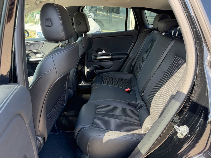 Mercedes-Benz GLA 200 d Progressive NightP AHK LenkH Kamera — photo 14