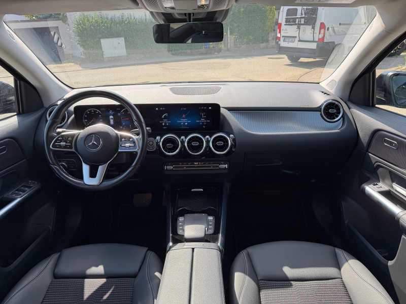 Mercedes-Benz GLA 200 d Progressive NightP AHK LenkH Kamera — photo 7