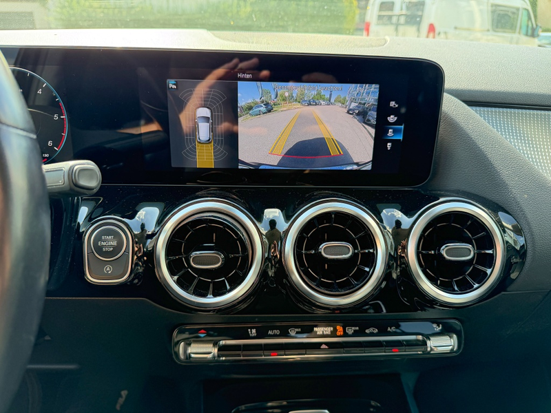 Mercedes-Benz GLA 200 d Progressive NightP AHK LenkH Kamera — photo 10