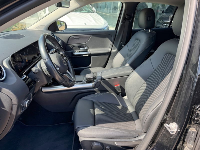 Mercedes-Benz GLA 200 d Progressive NightP AHK LenkH Kamera — photo 8