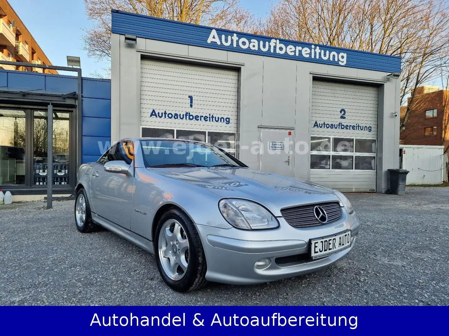 Mercedes-Benz SLK 200 Kompressor Roadster/Cabrio **17.385KM** Silber - 1