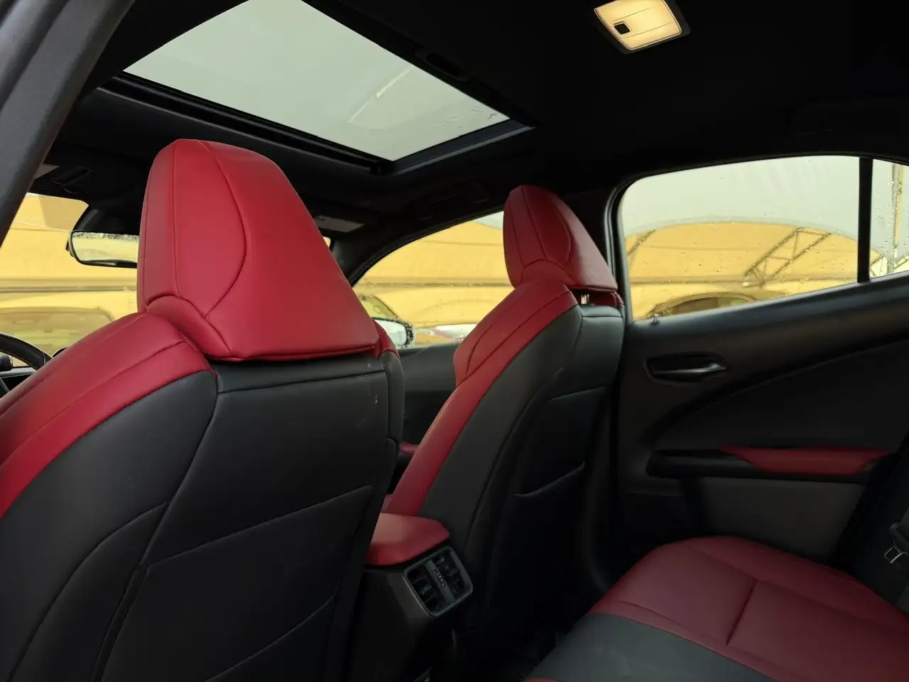 Lexus UX снимка Lexus UX