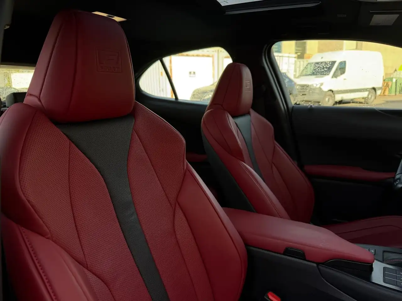 Lexus UX снимка Lexus UX