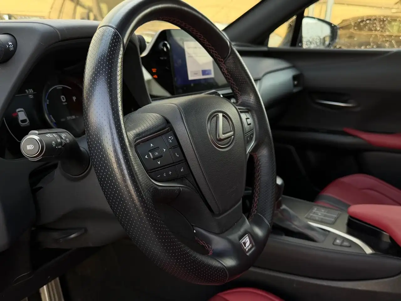 Lexus UX снимка Lexus UX