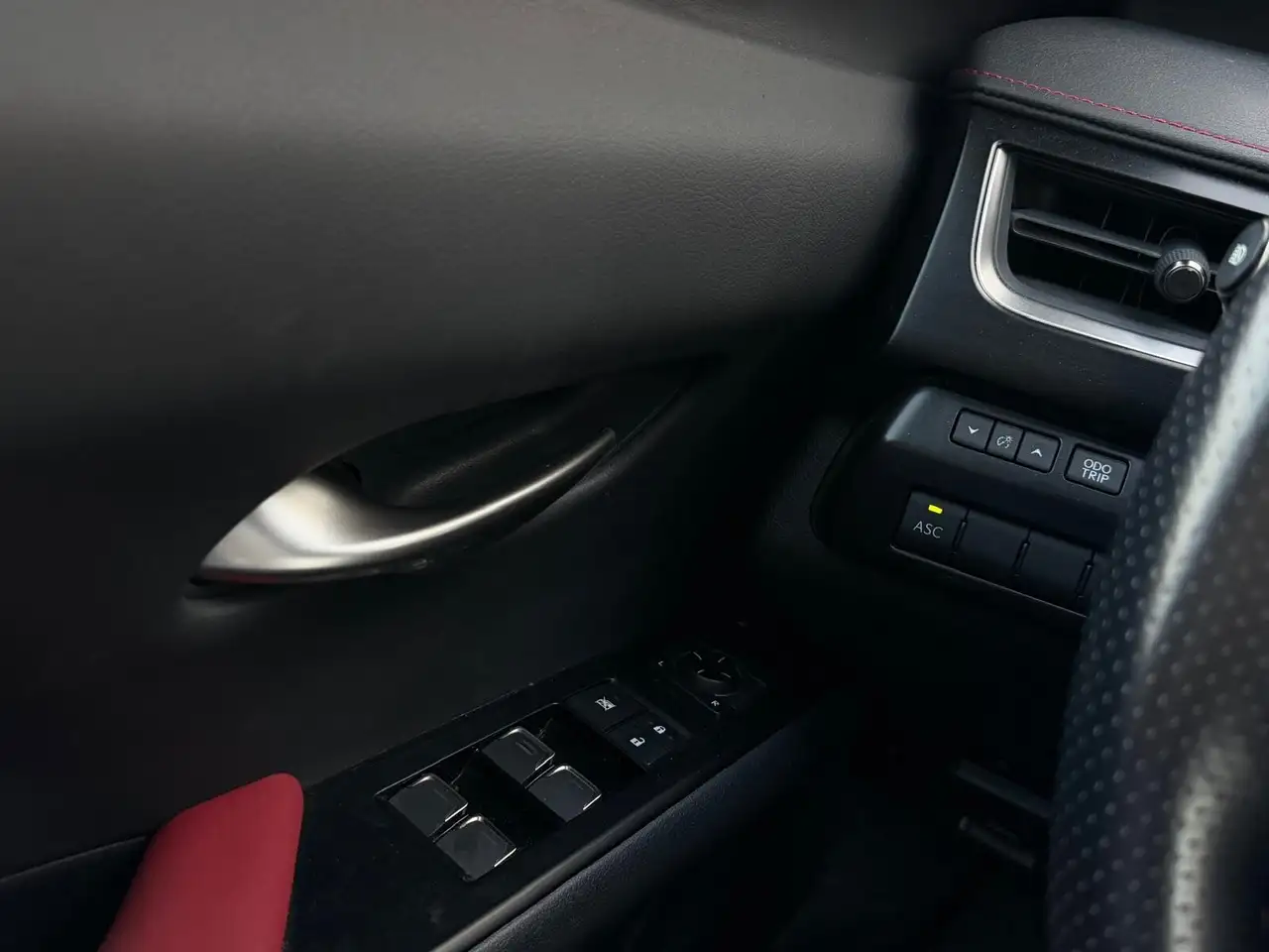 Lexus UX снимка Lexus UX