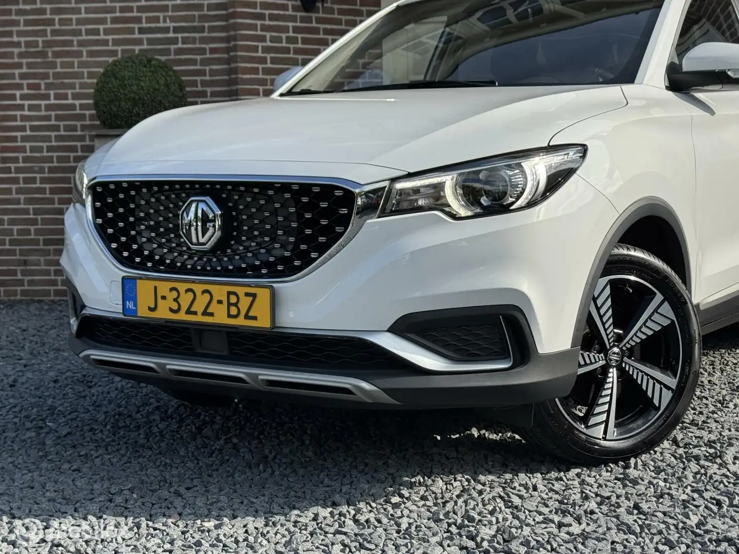 MG ZS EV Luxury 45 kWh *ACC *Leder *Stoelverw *Panodak * Wit - 2