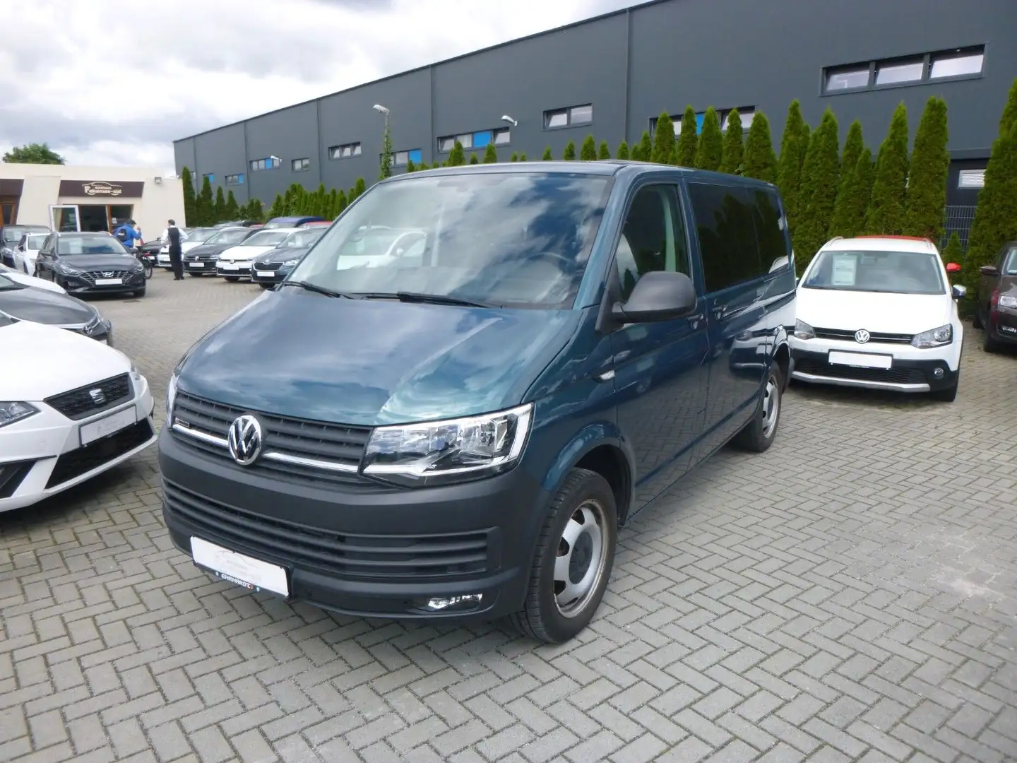 Volkswagen T6 Transporter Kasten-Kombi 4Motion, Automatik Grün - 1
