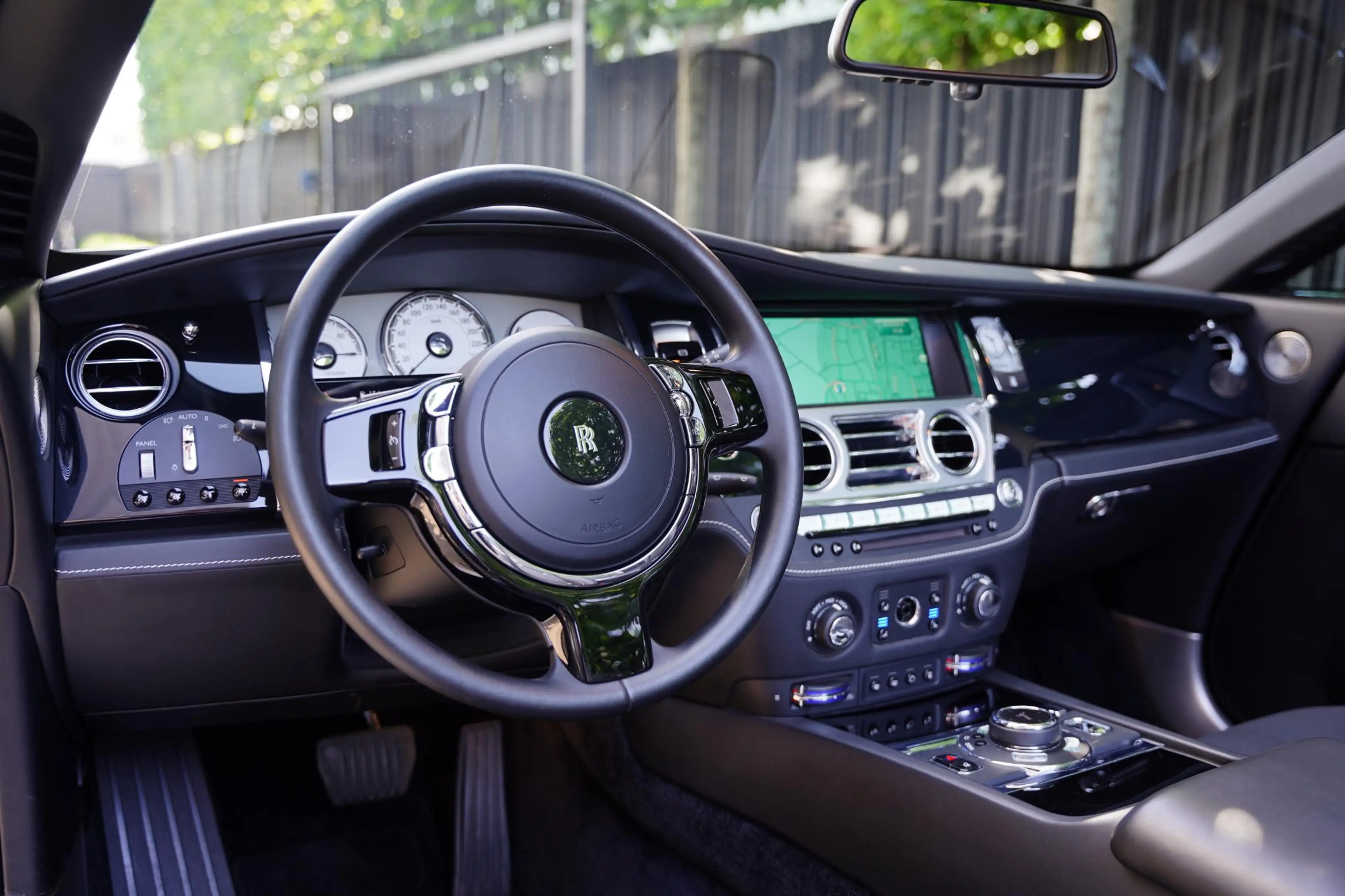 Rolls-Royce Dawn 6.6 V12 New Service Rolls Royce Cologne — photo 7