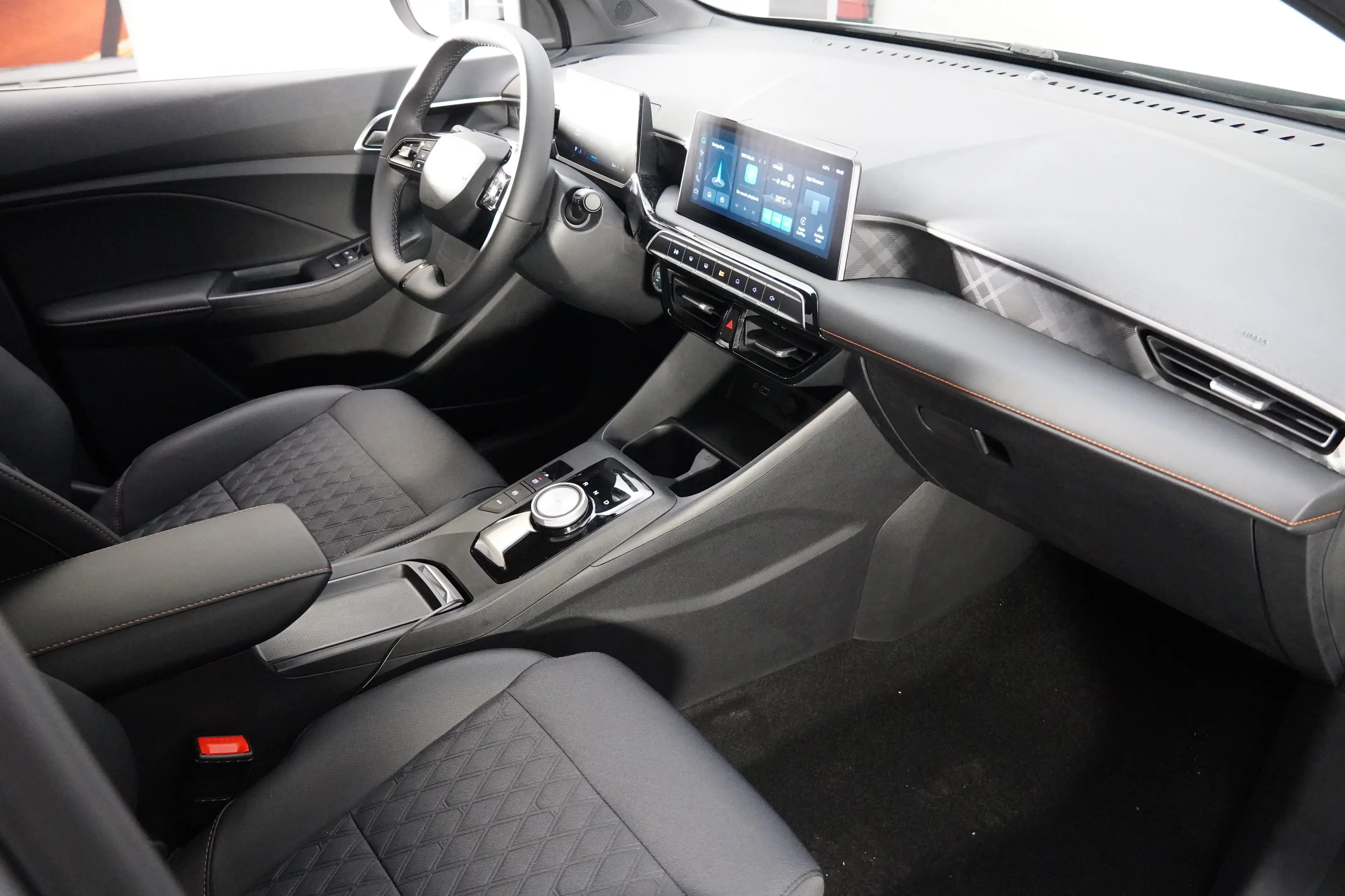 MG MG3 1,5 HEV Luxury MY26 — photo 5