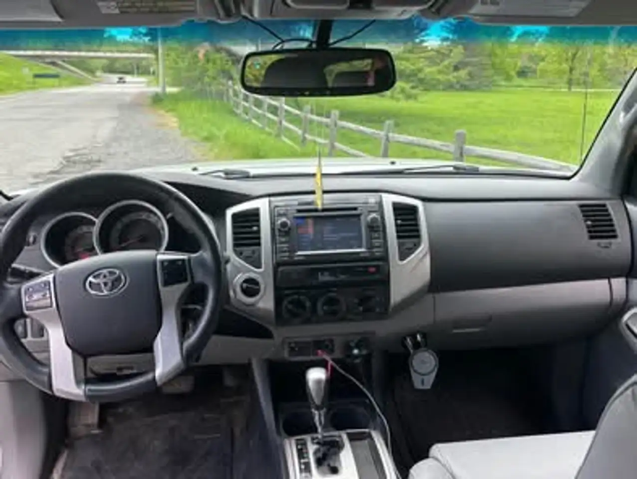 Toyota Tacoma снимка Toyota Tacoma