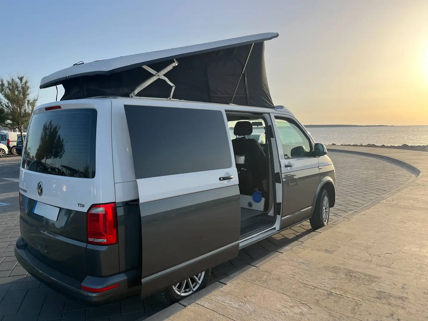Volkswagen T6 Transporter 2.0 TDI 150 CV (110 kW) Gris - 1