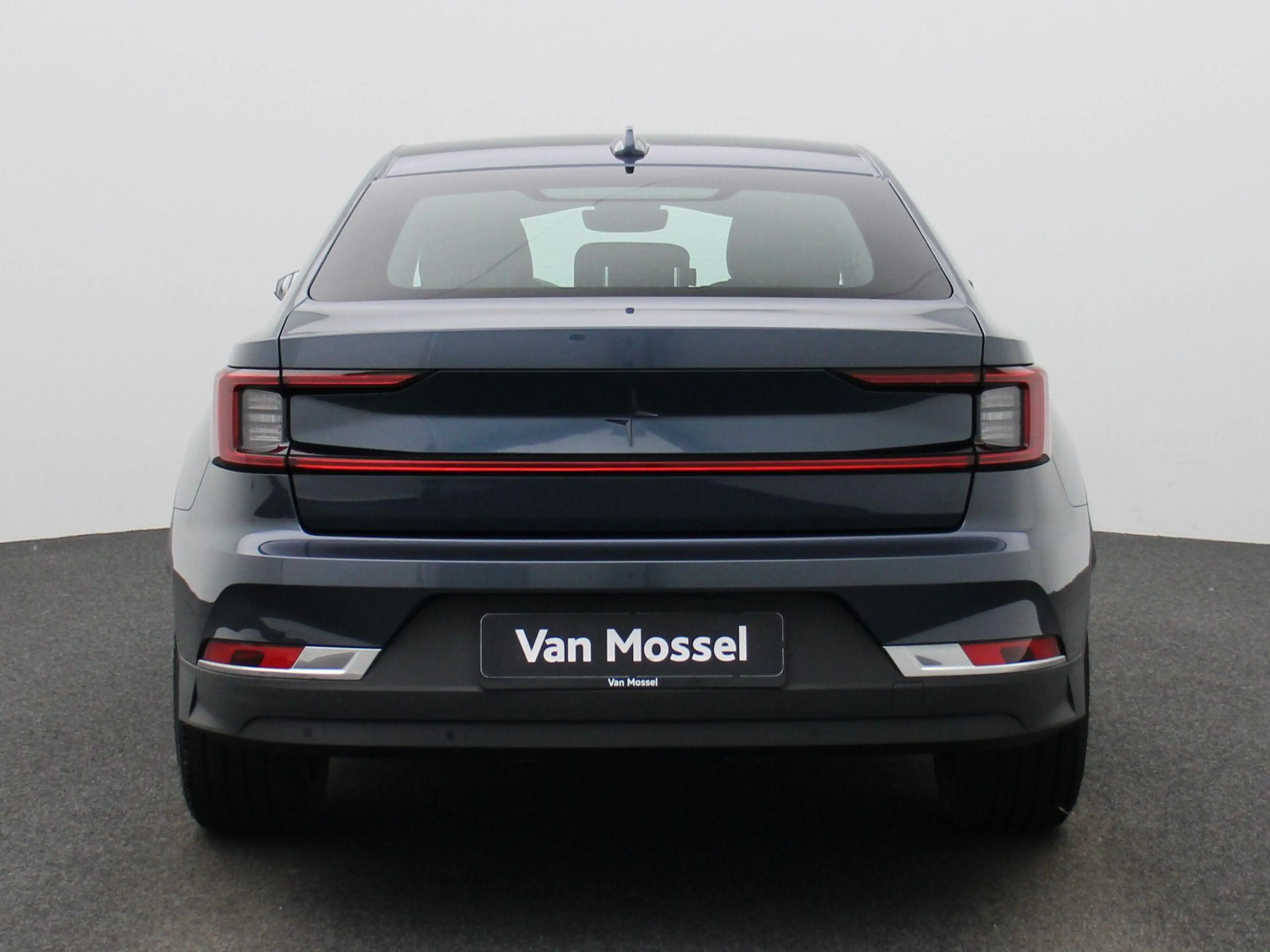 Polestar 2 Standard Range Single Motor — photo 5
