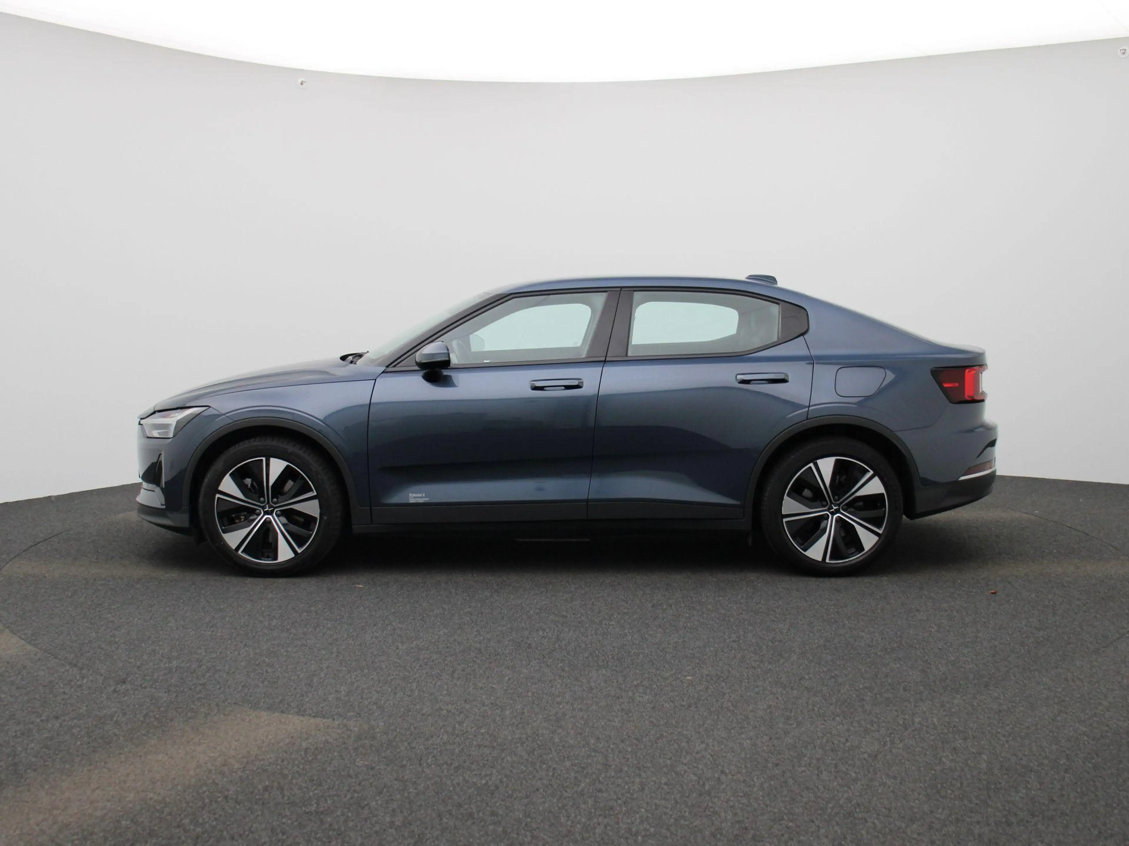 Polestar 2 Standard Range Single Motor — photo 4