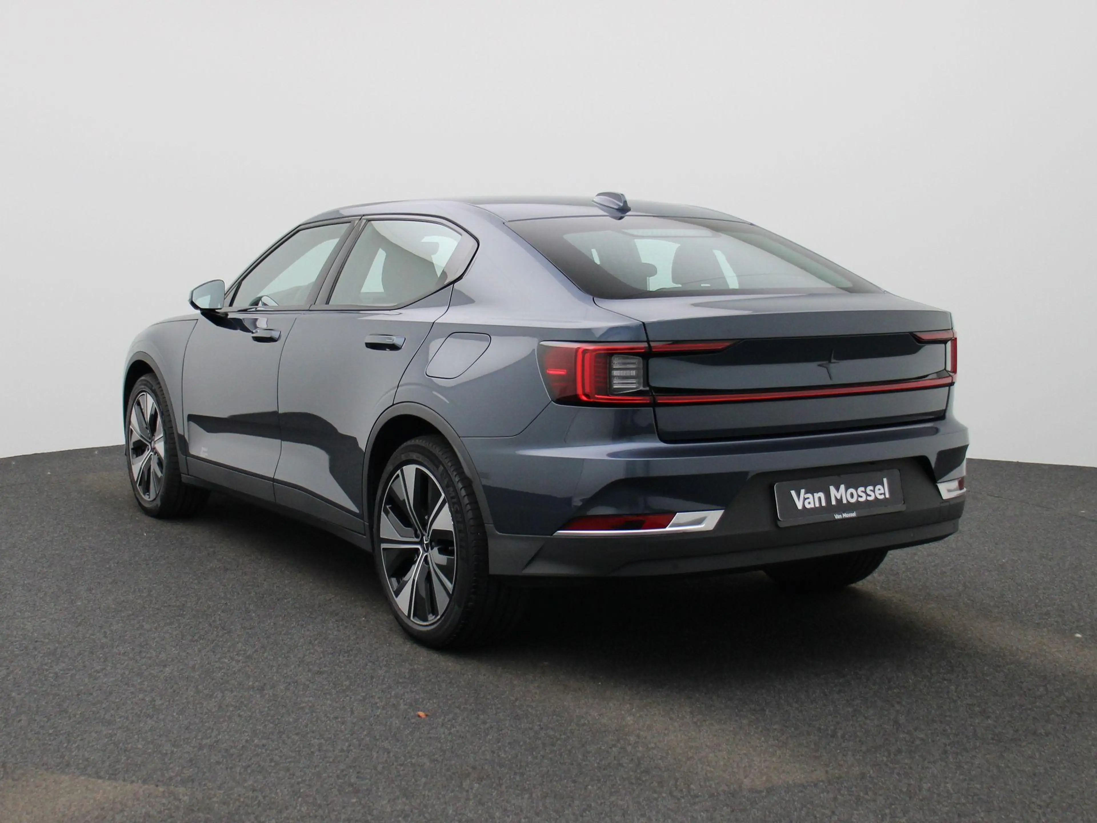 Polestar 2 Standard Range Single Motor — photo 2