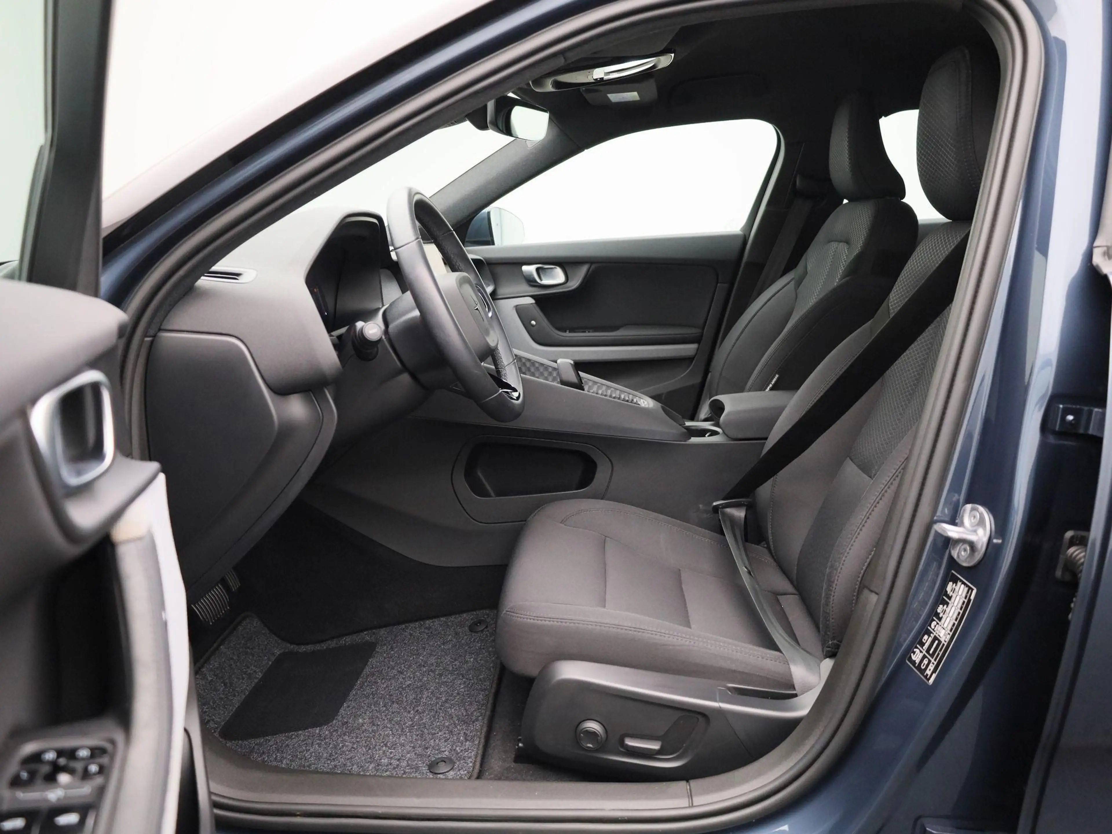 Polestar 2 Standard Range Single Motor — photo 11