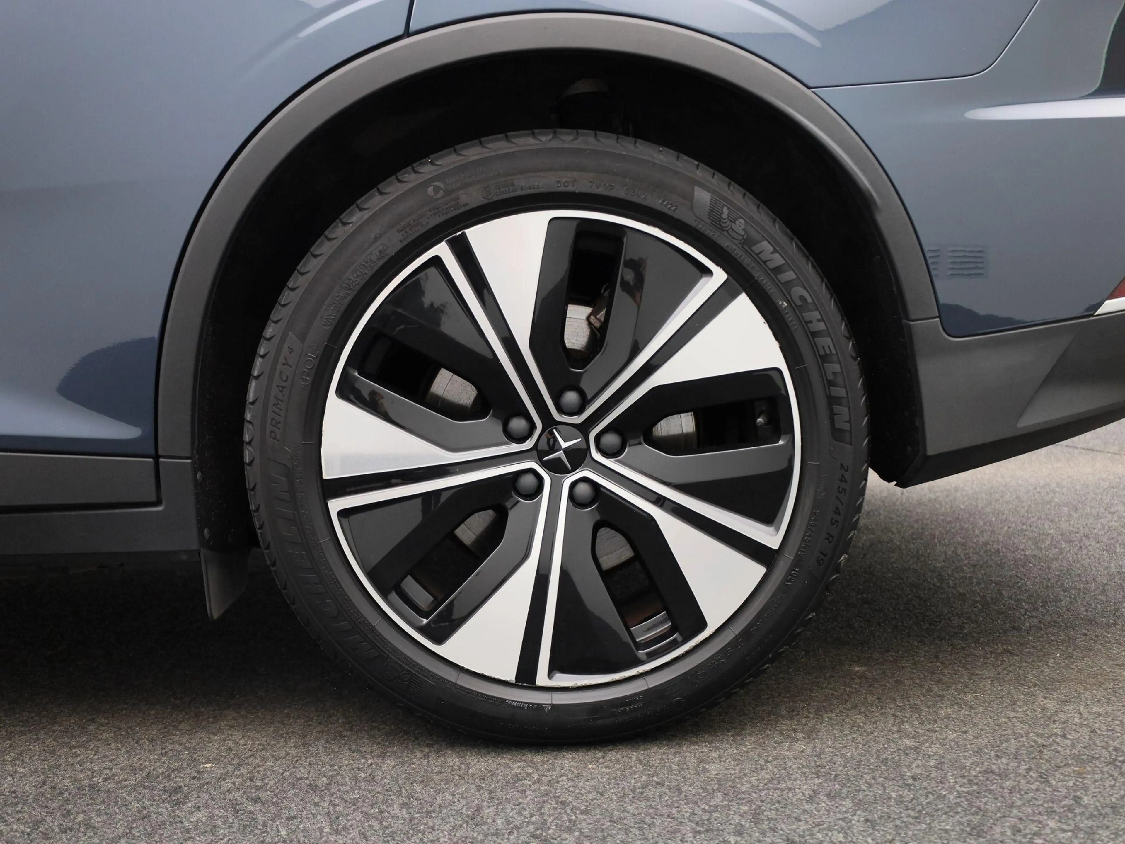 Polestar 2 Standard Range Single Motor — photo 13