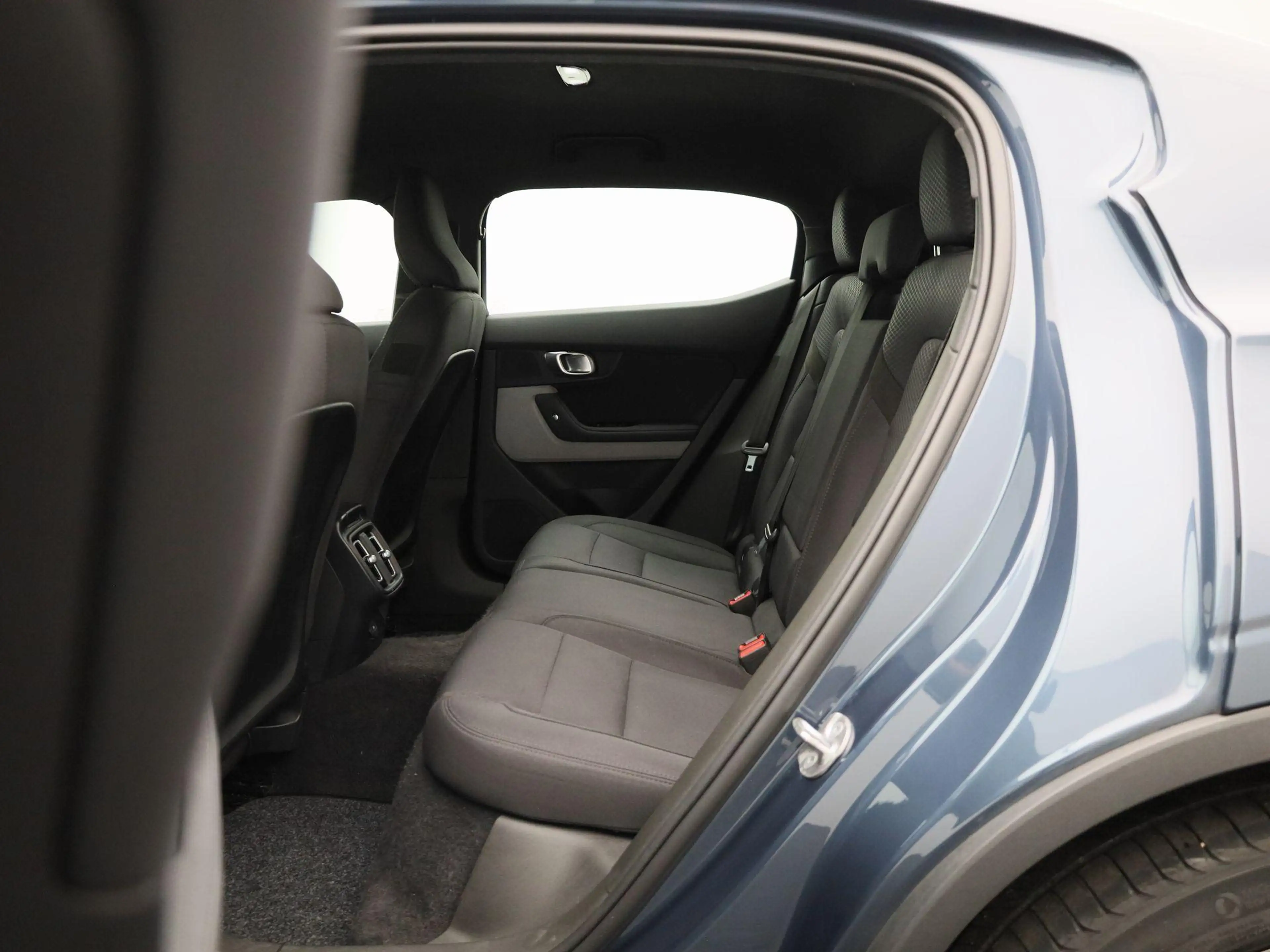 Polestar 2 Standard Range Single Motor — photo 12