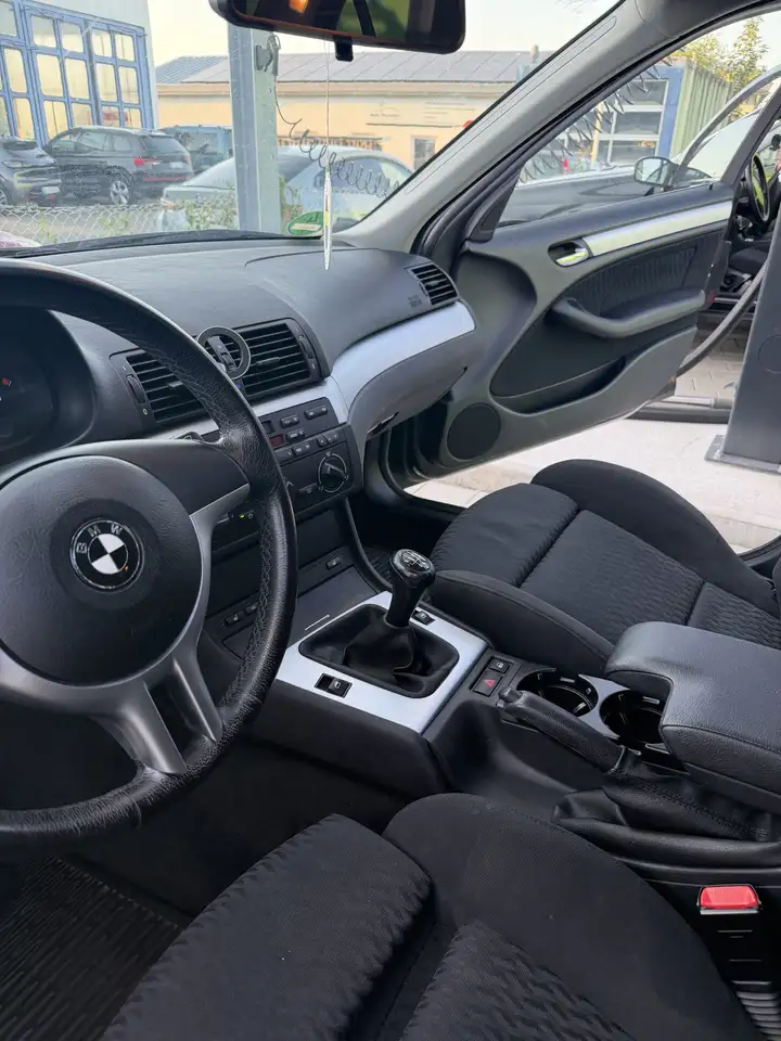 BMW 318i, foto 8