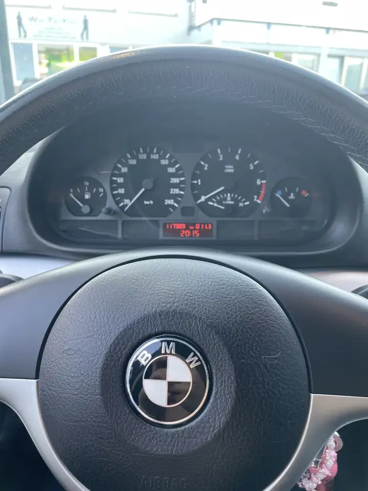 BMW 318i, foto 10