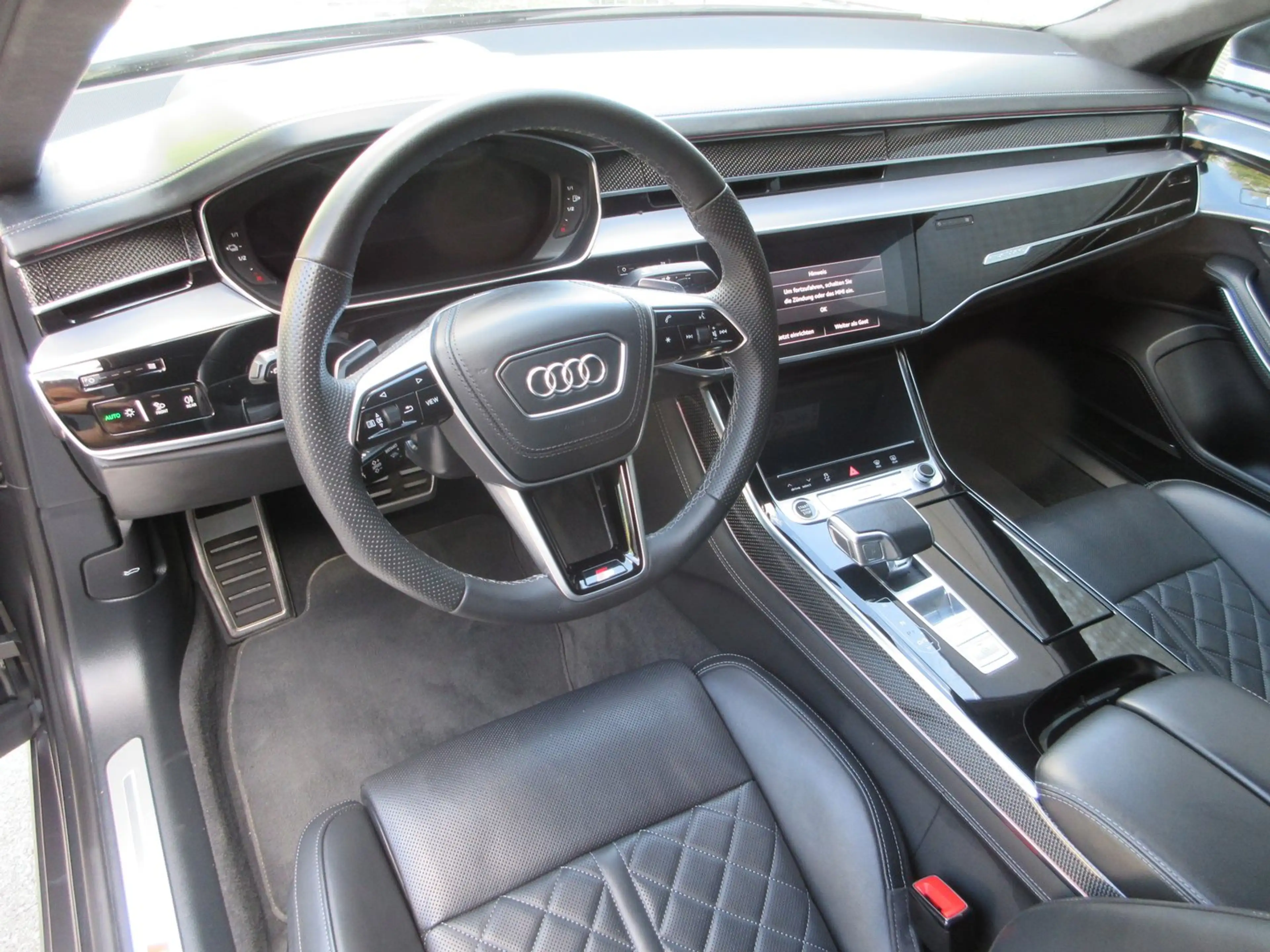 Audi A8 60 TFSI e quattro — photo 12