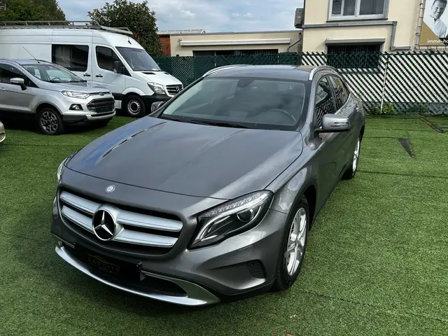 Mercedes-Benz Gla view 3