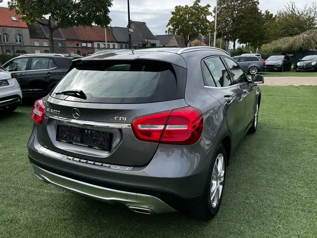 Mercedes-Benz Gla view 7