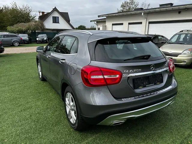 Mercedes-Benz Gla view 5
