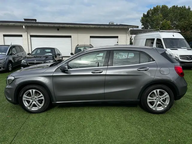 Mercedes-Benz Gla view 4