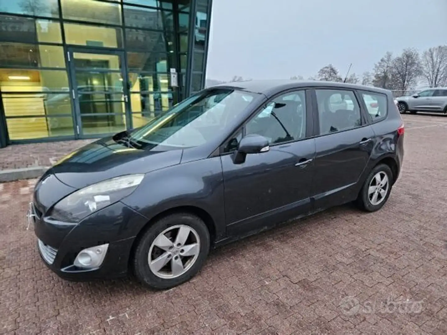 Renault Scenic 7 POSTI VALUTIAMO USATO/SCAMBIO Nero - 1